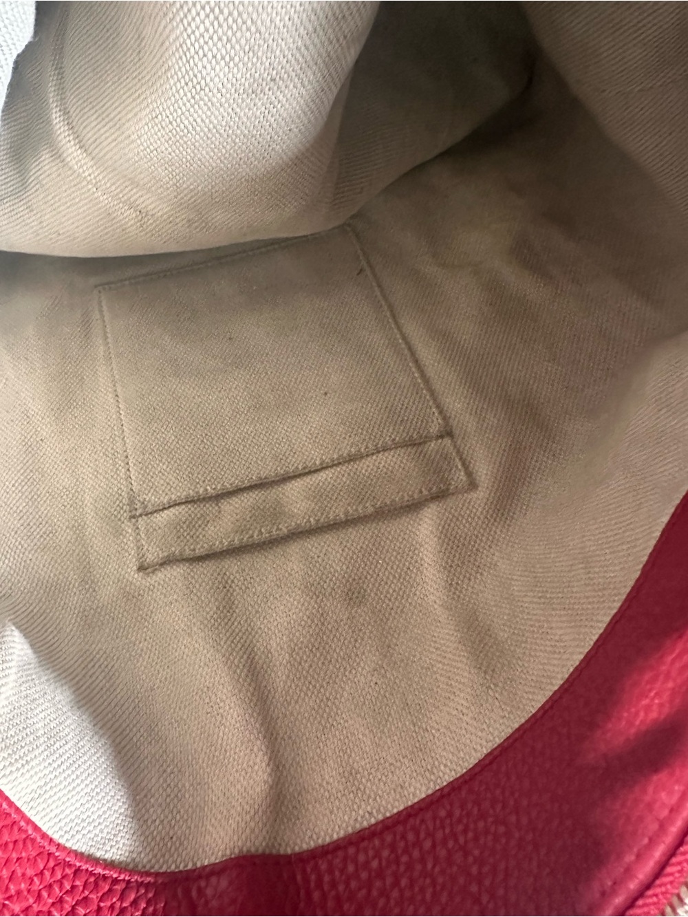 Gucci SoHo Red Pebbled Leather Hobo crossbody Bag with Embossed Logo - Picture 12 of 15